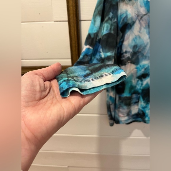 Watercolor Button-Up Cardigan by Gollehaug – Size 46 - Picture 8 of 8